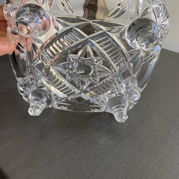 Elegant Crystal Footed Bowl - Picture 7 of 7